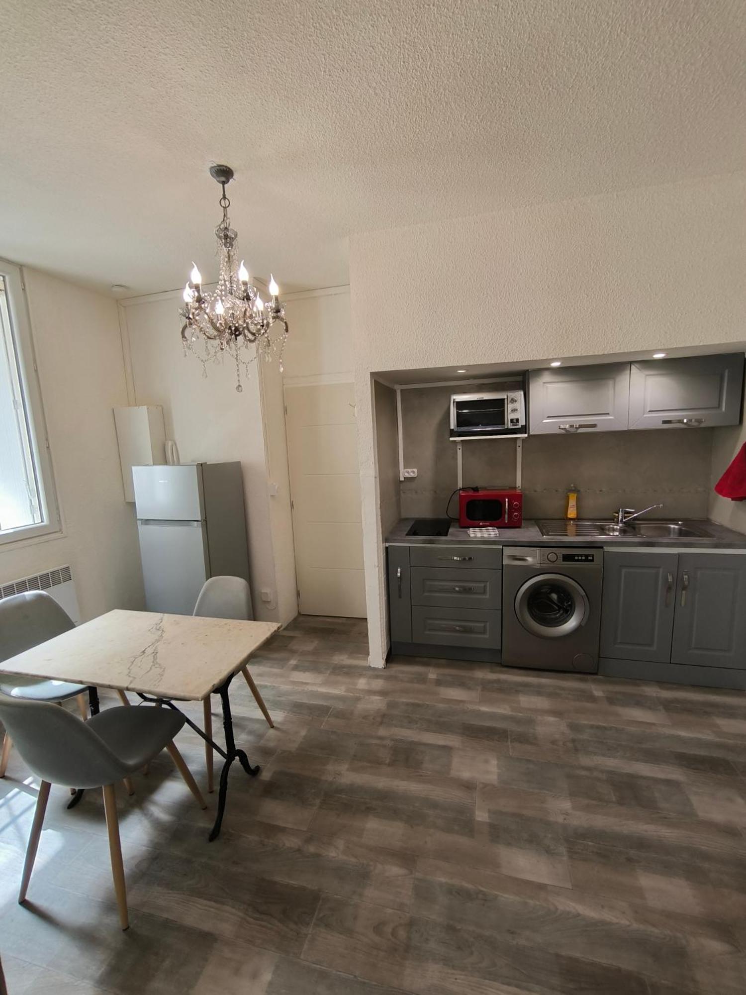Appartement Chaleureux Dans Le Centre De Béziers Eksteriør bilde